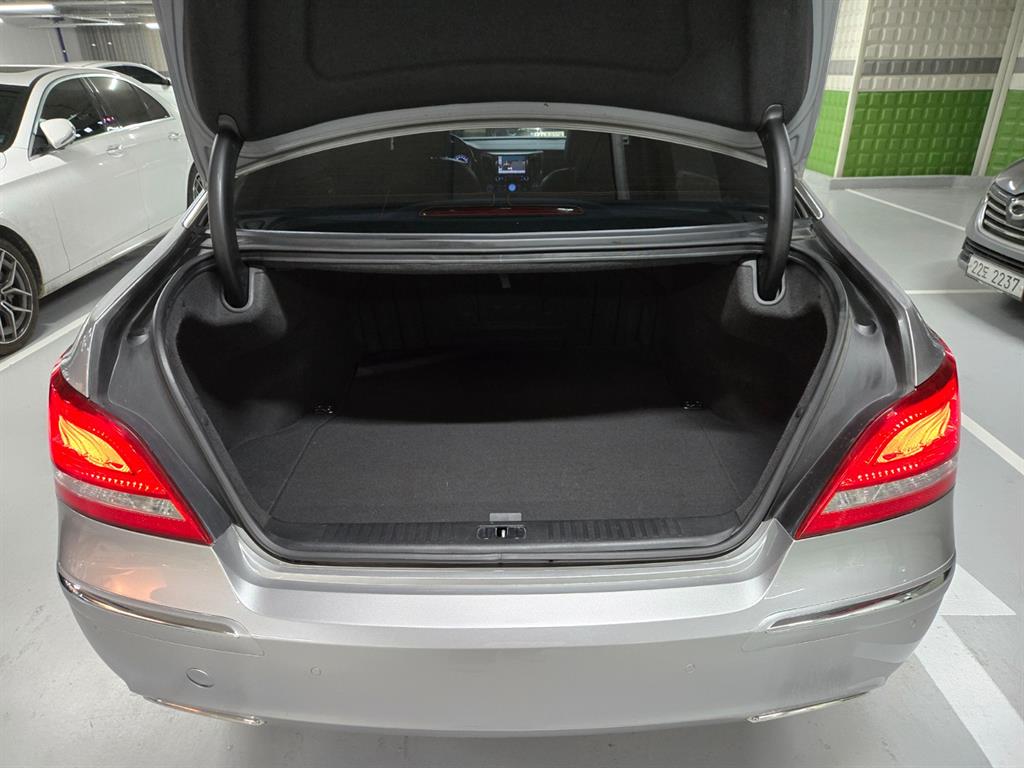 HYUNDAI Equus - Vista 5