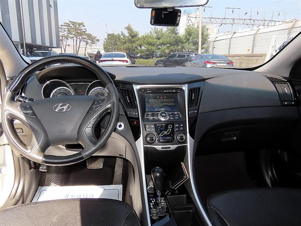 HYUNDAI Sonata - Vista 7