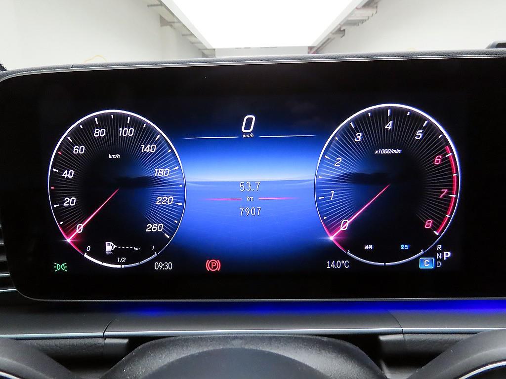 Mercedes Benz GLE Class - Vista 6