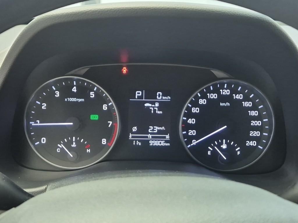 HYUNDAI Avante - Vista 6