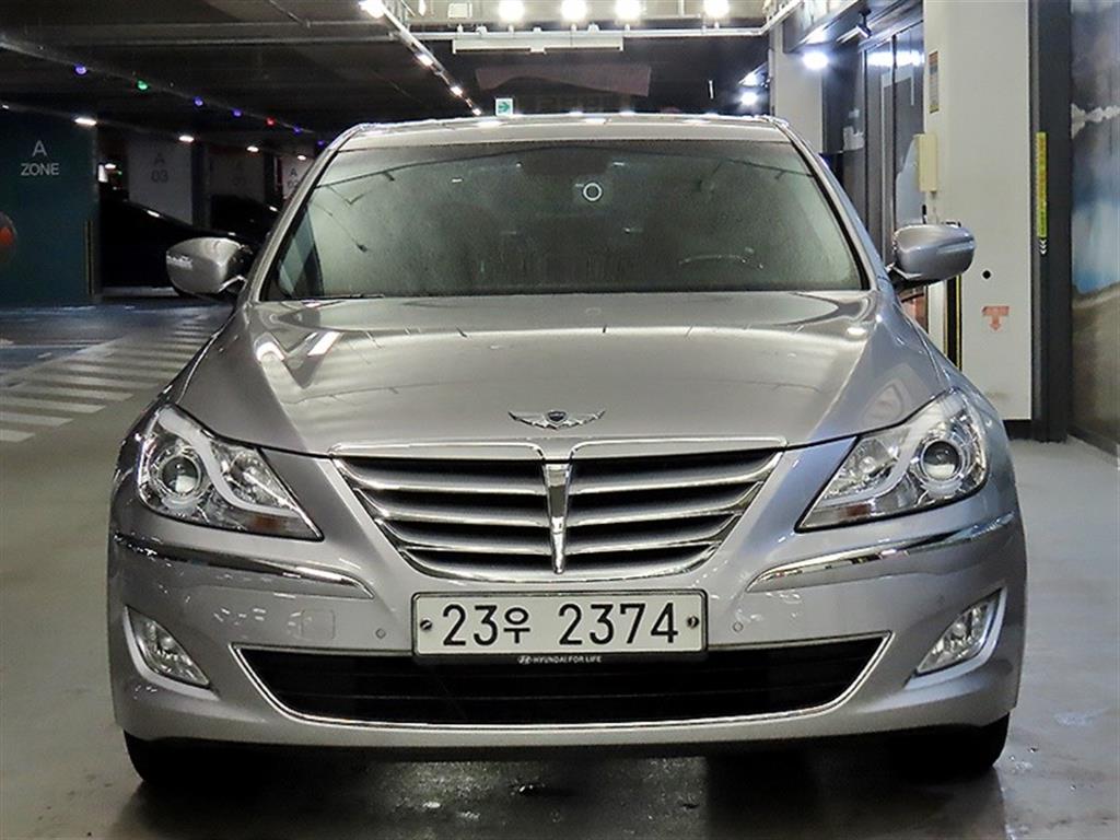 HYUNDAI Genesis - Vista 2