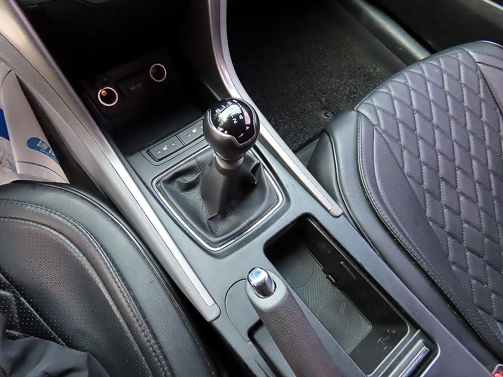 HYUNDAI Sonata - Vista 10