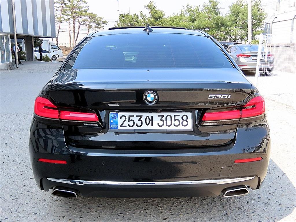 BMW 5 Series - Vista 4