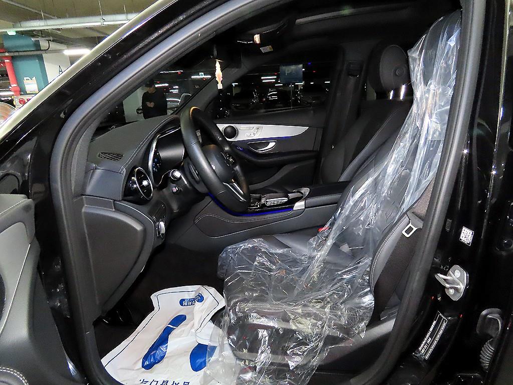 Mercedes Benz GLC Class - Vista 6