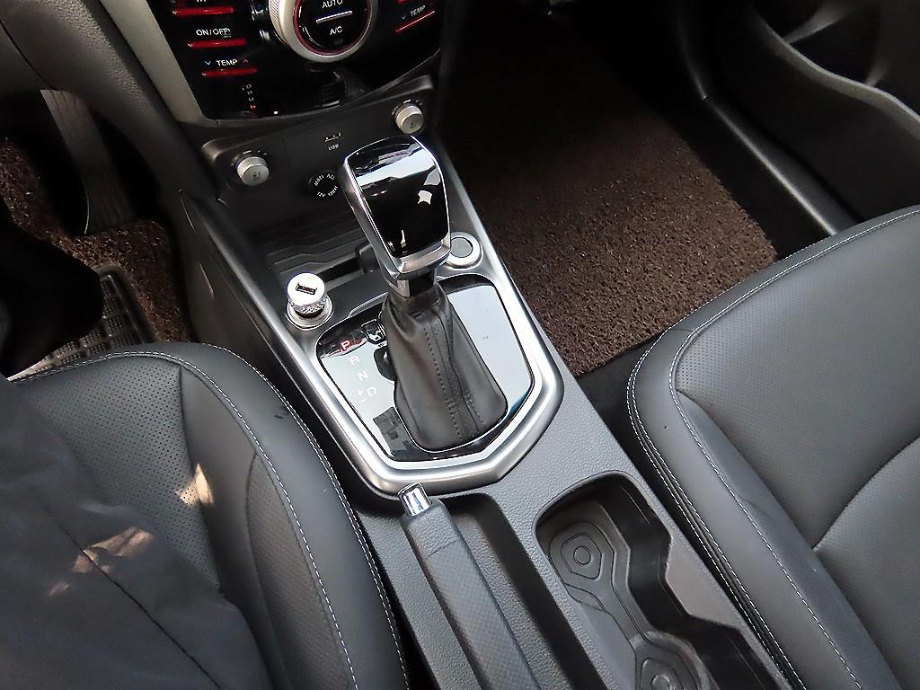 Ssangyong Tivoli - Vista 10