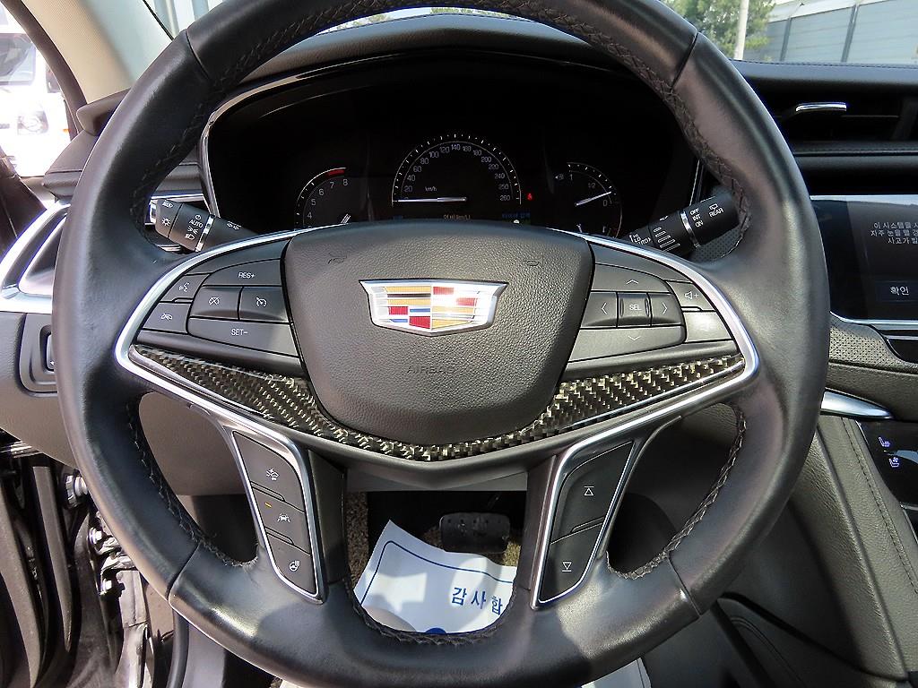 Cadillac XT5 - Vista 8