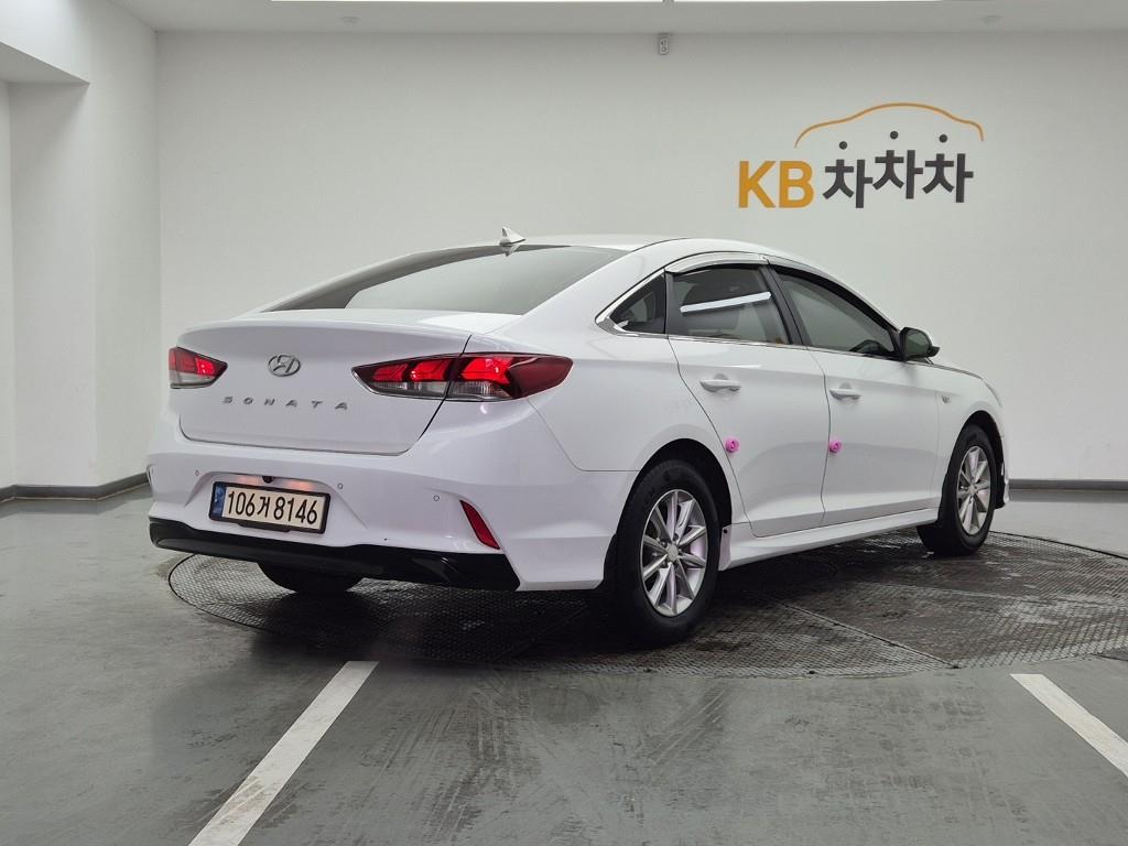 HYUNDAI Sonata - Vista 4