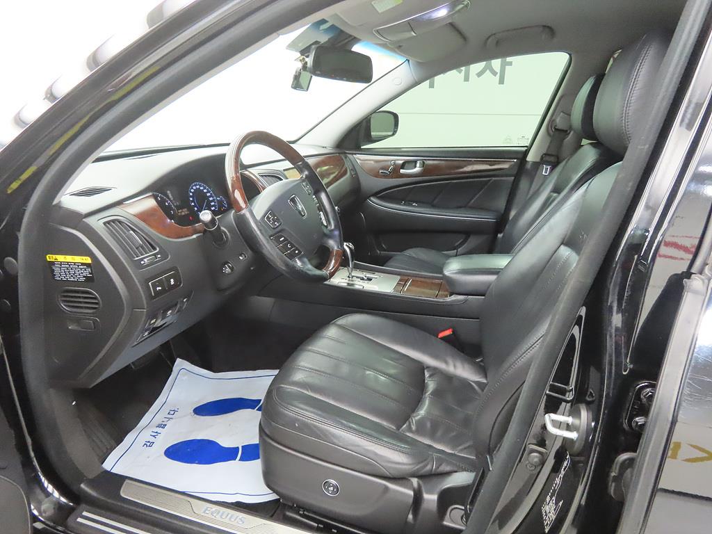 HYUNDAI Equus - Vista 5