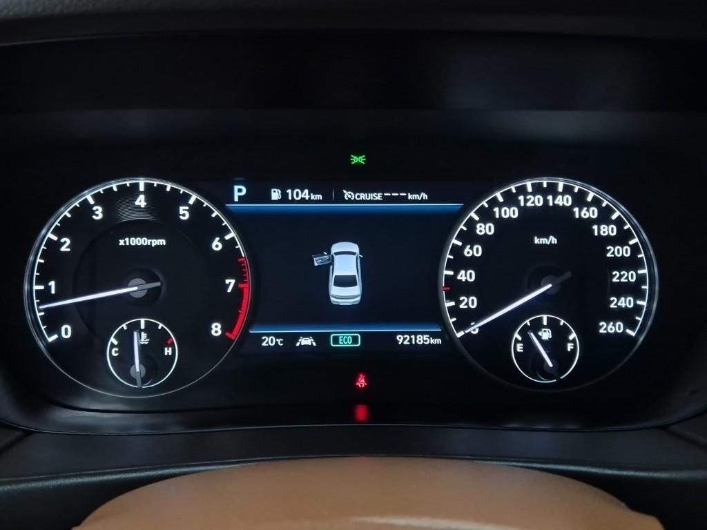 Genesis G90 - Vista 6