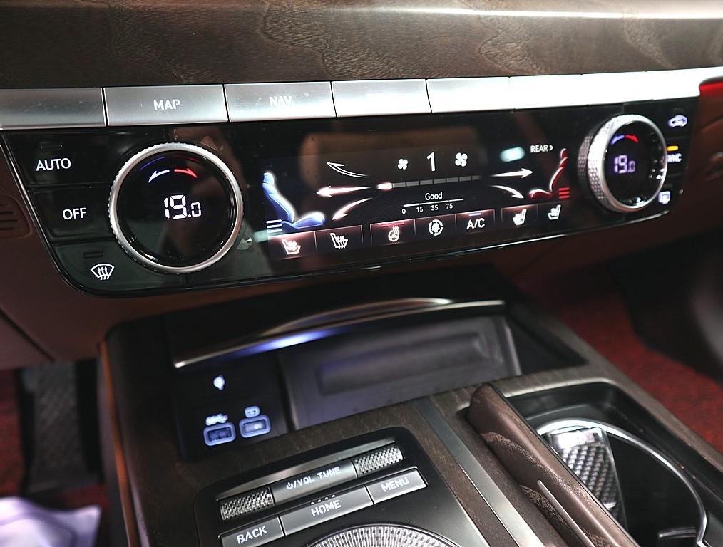 Genesis G80 - Vista 12