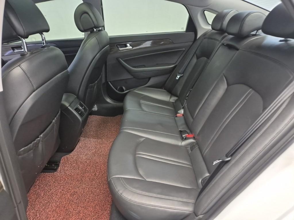 HYUNDAI Sonata - Vista 12