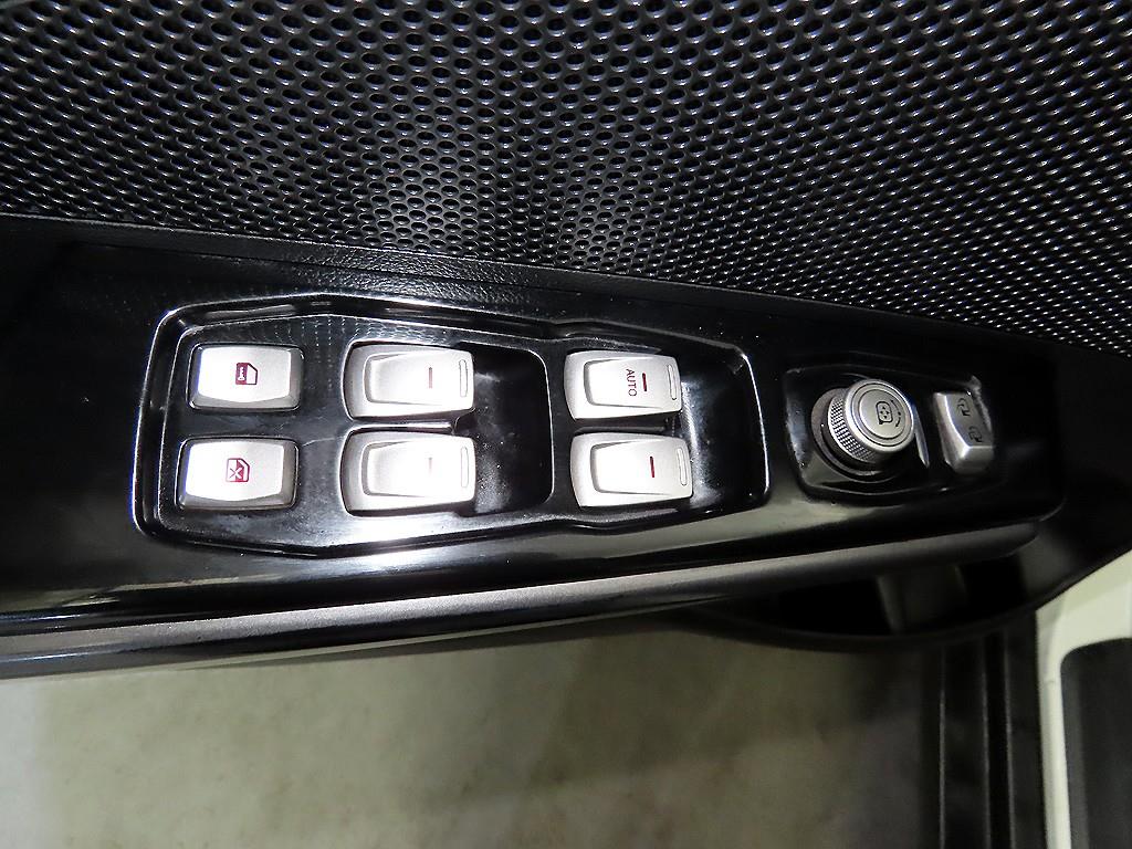 Ssangyong Tivoli 2018 Blanco - Importación desde Corea - HF Imports Iquique - Foto 13