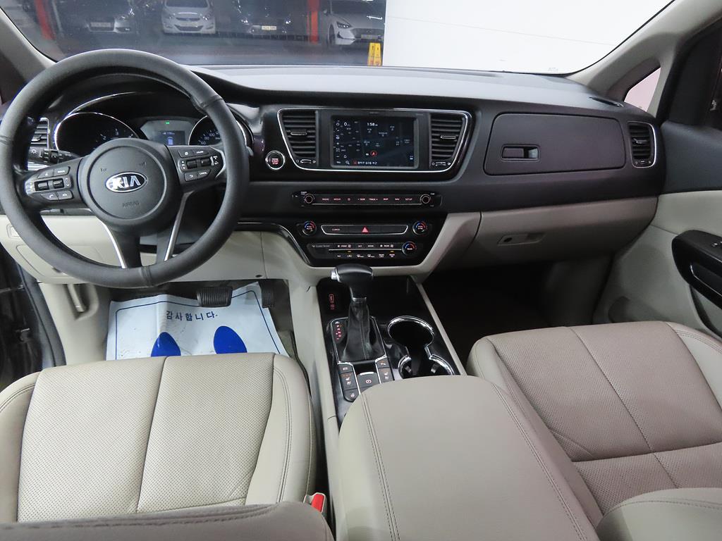 KIA Carnival - Vista 7