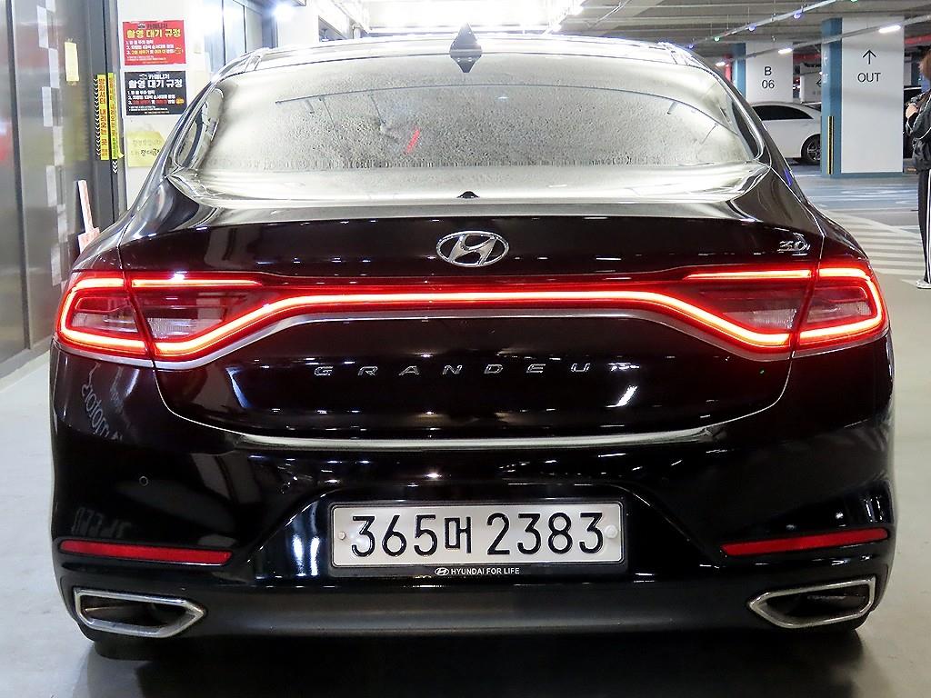 HYUNDAI Grandeur - Vista 5
