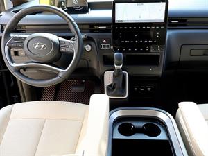 HYUNDAI Staria - Vista 10