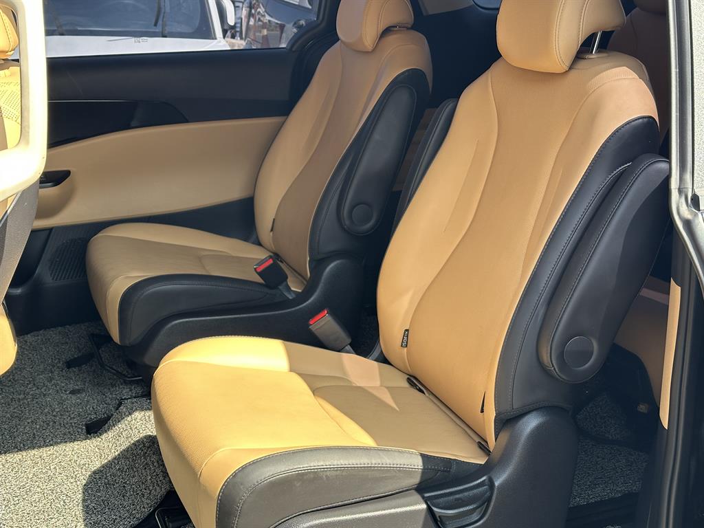 KIA Carnival - Vista 7