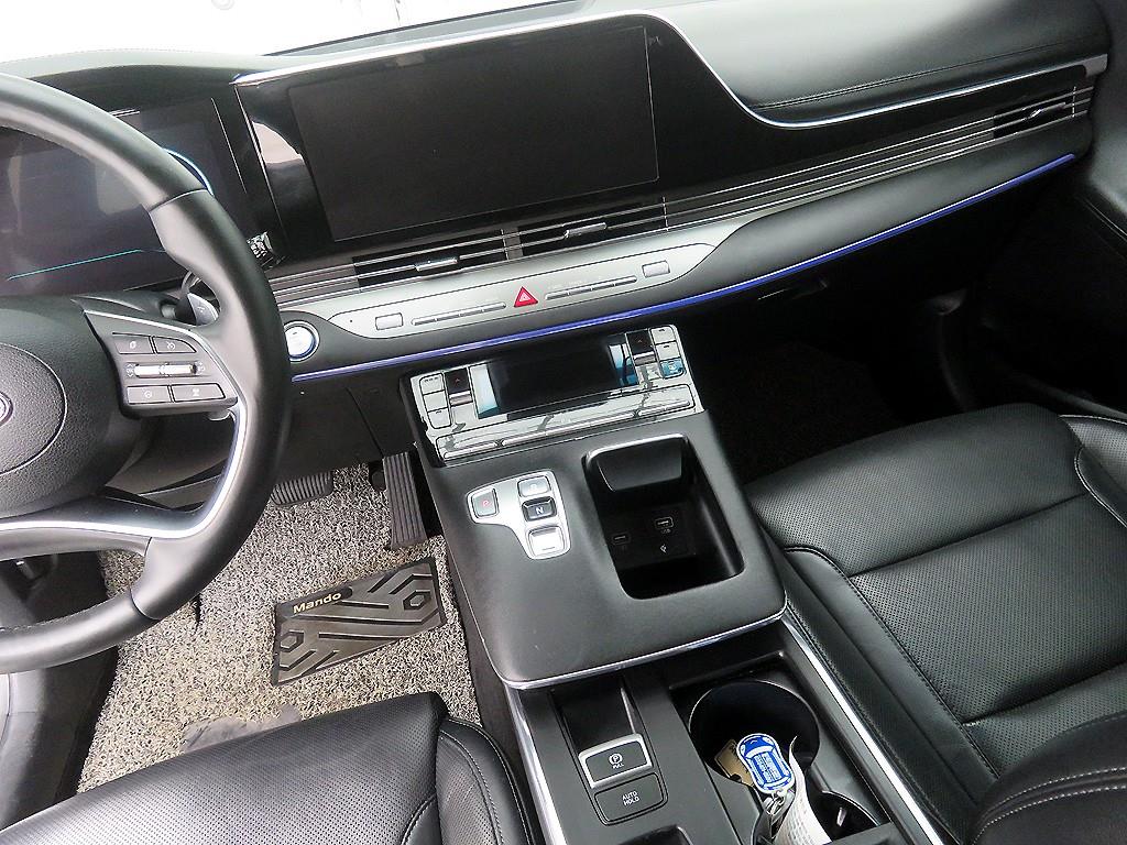 HYUNDAI Grandeur - Vista 11