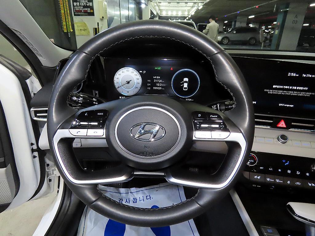 HYUNDAI Avante - Vista 8