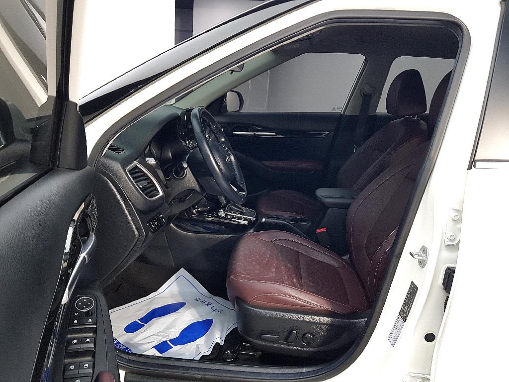 KIA Seltos - Vista 8