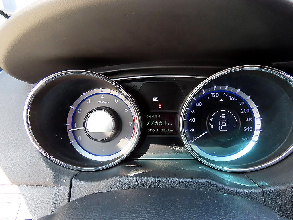 HYUNDAI Sonata - Vista 9