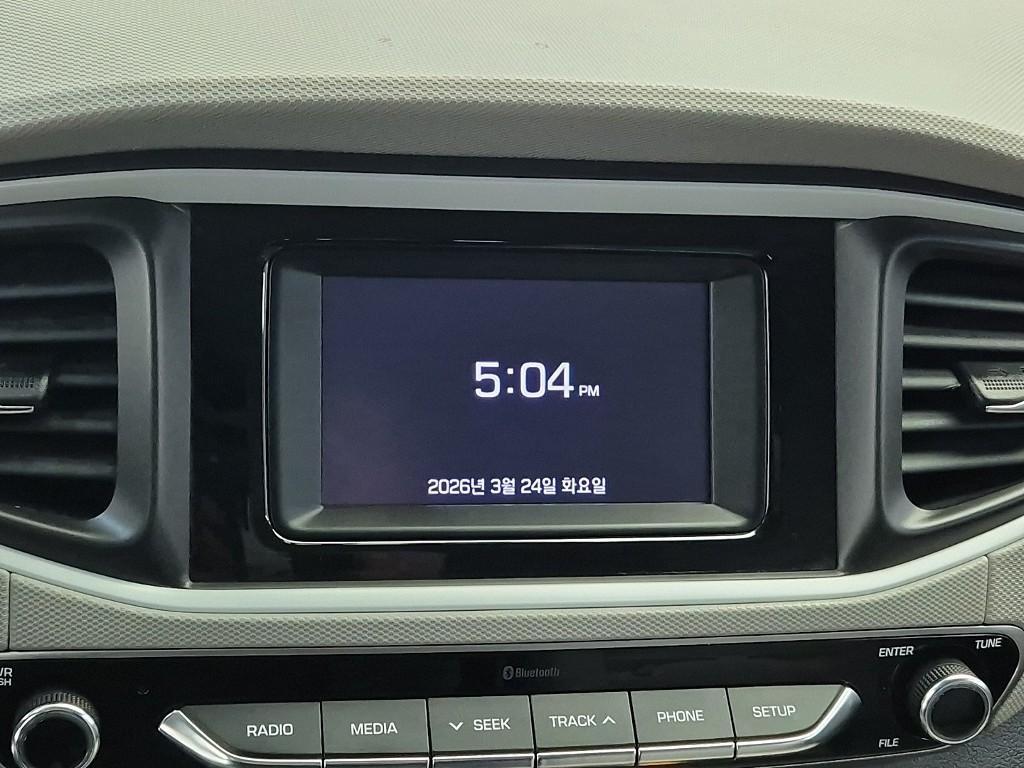 HYUNDAI Ioniq - Vista 10