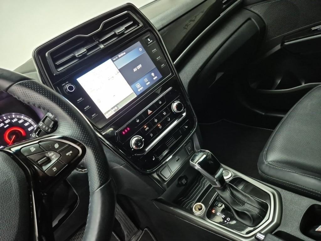 Ssangyong Tivoli - Vista 10