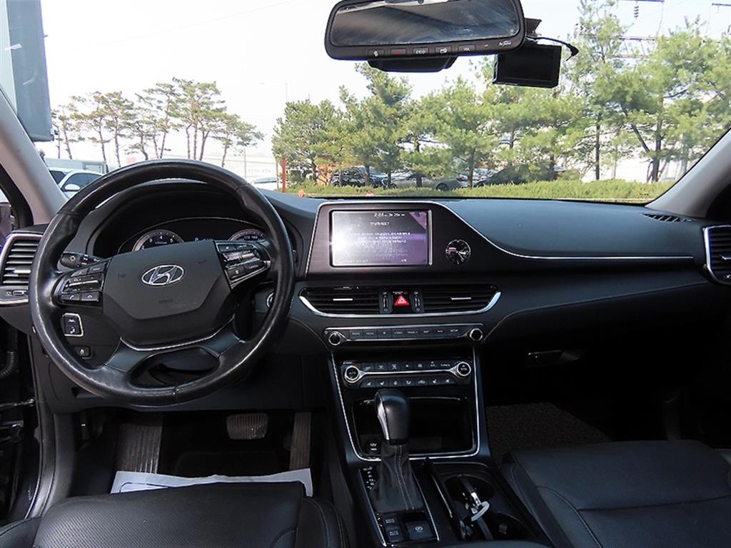 HYUNDAI Grandeur - Vista 7