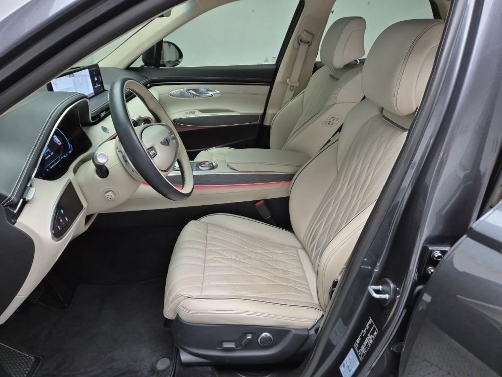 Genesis GV70 - Vista 11