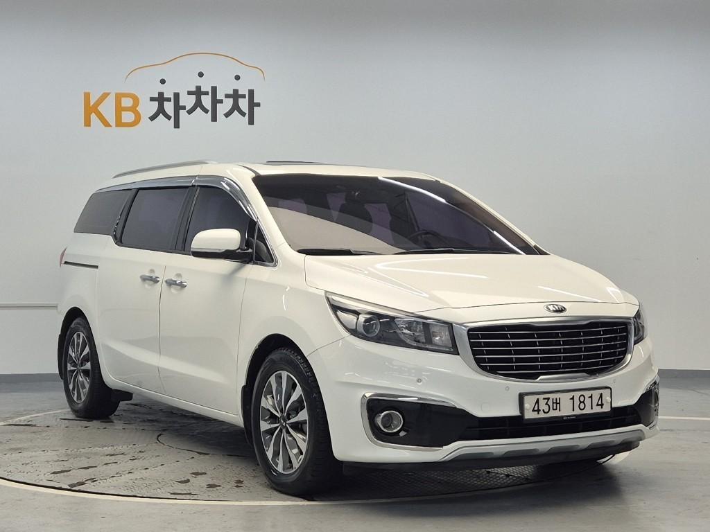 KIA Carnival - Vista 4