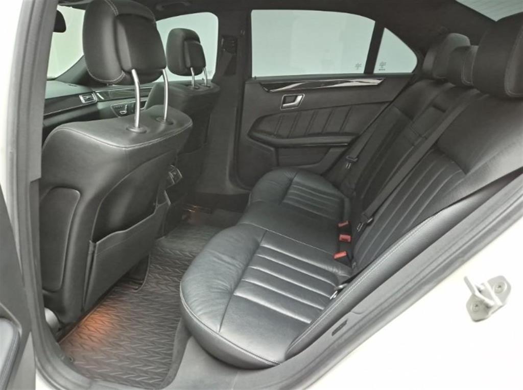 Mercedes Benz E class - Vista 11