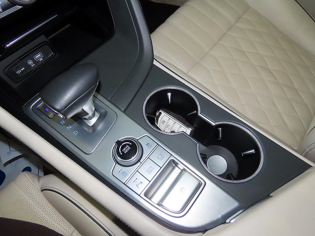 Genesis G70 - Vista 12