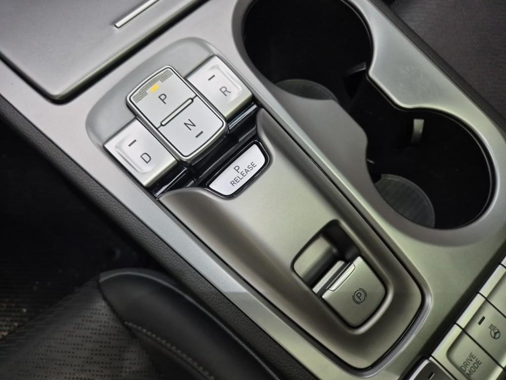 HYUNDAI Kona - Vista 8