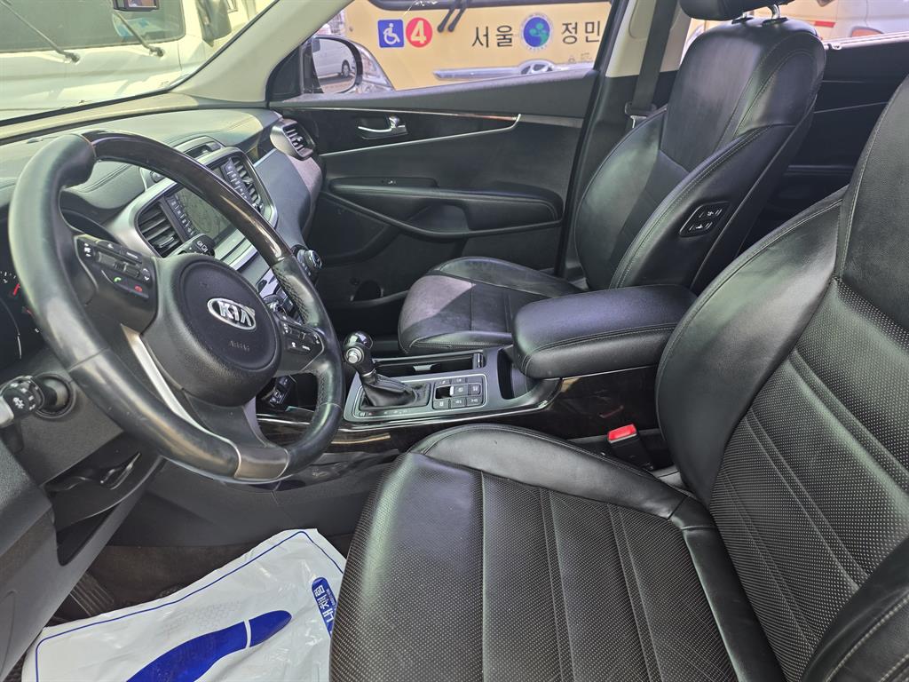 KIA Sorento - Vista 10
