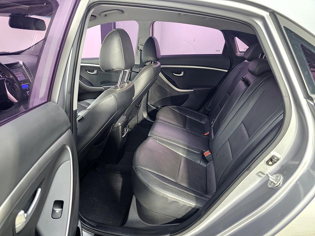 HYUNDAI i30 - Vista 9