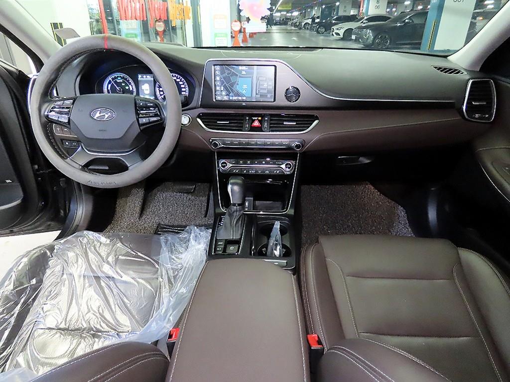 HYUNDAI Grandeur - Vista 10