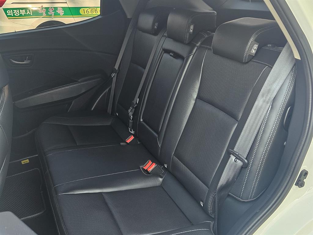 Ssangyong Tivoli - Vista 10