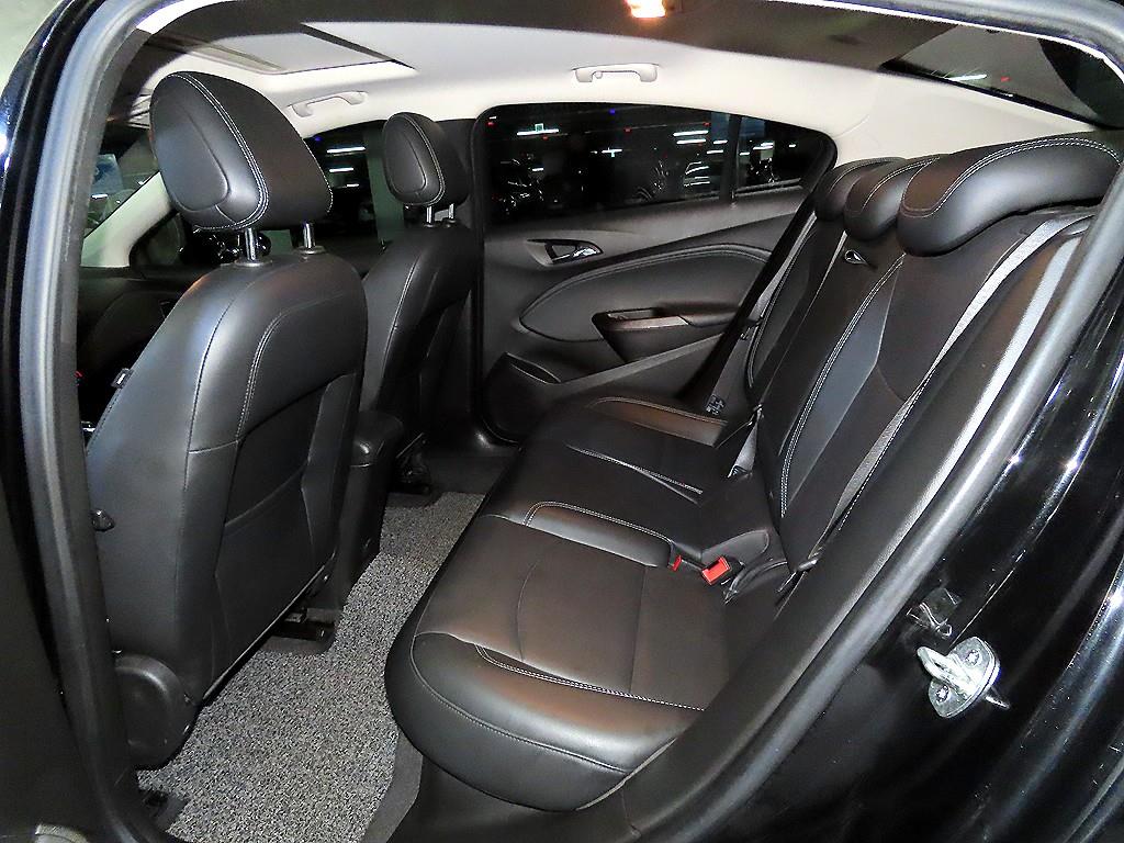 Chevrolet Cruise - Vista 7