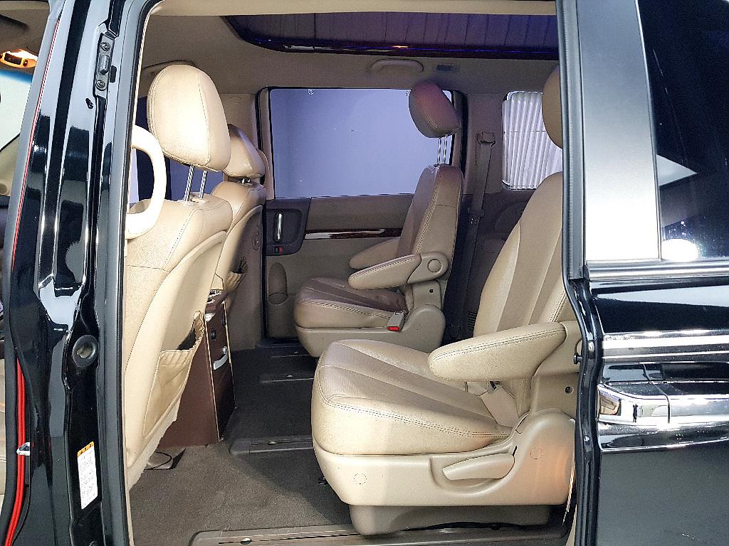 KIA Carnival - Vista 9