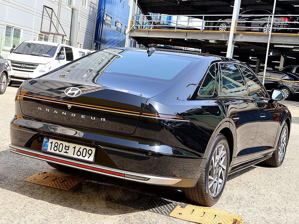 HYUNDAI Grandeur - Vista 7