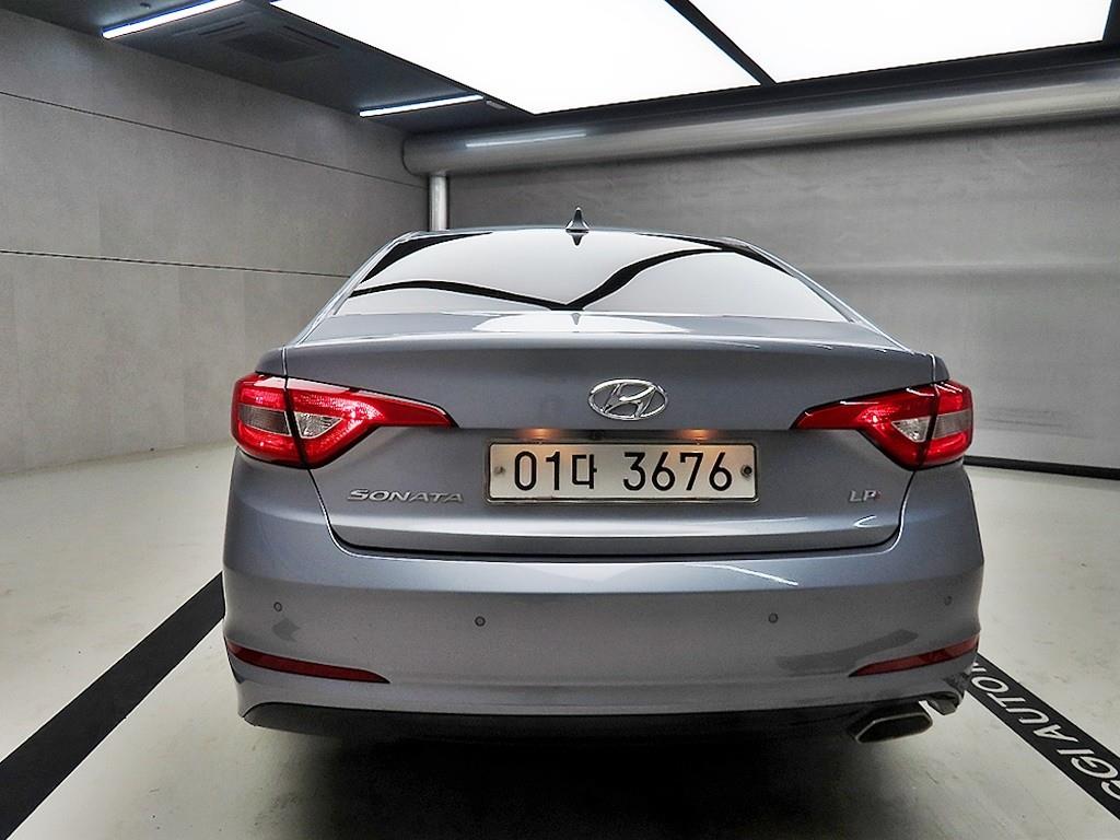 HYUNDAI Sonata - Vista 3