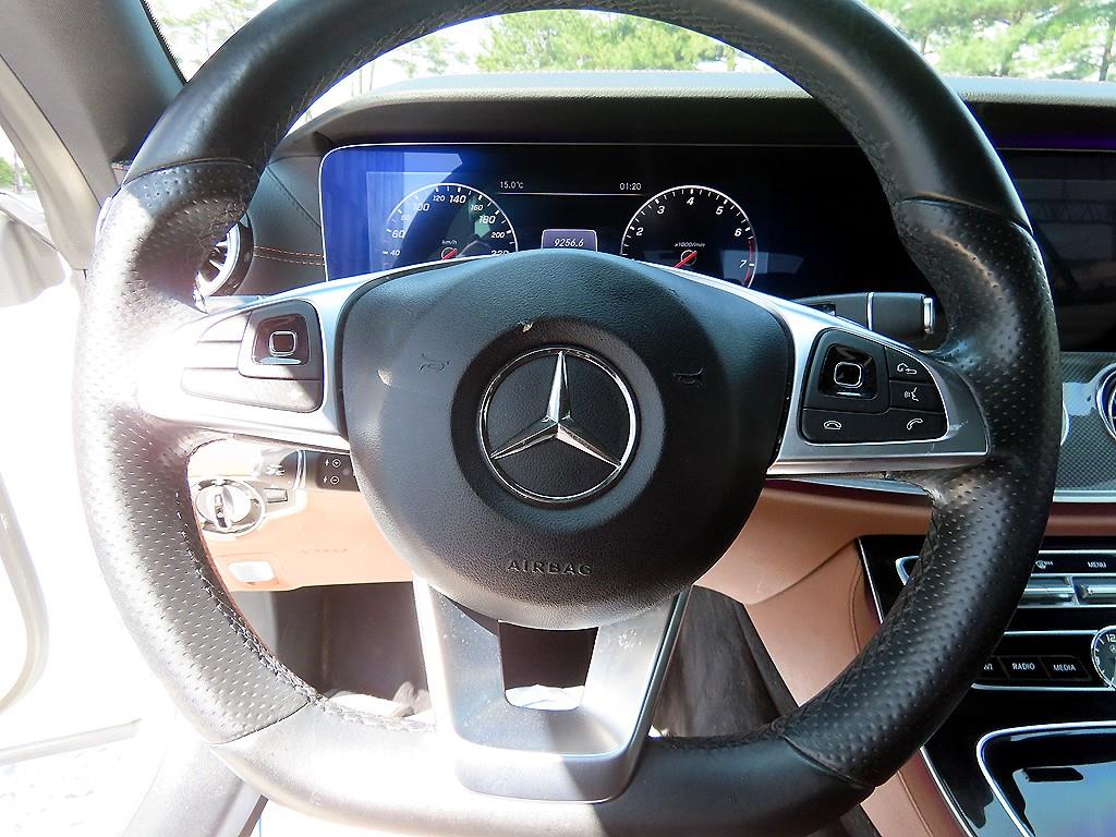 Mercedes Benz E class - Vista 8