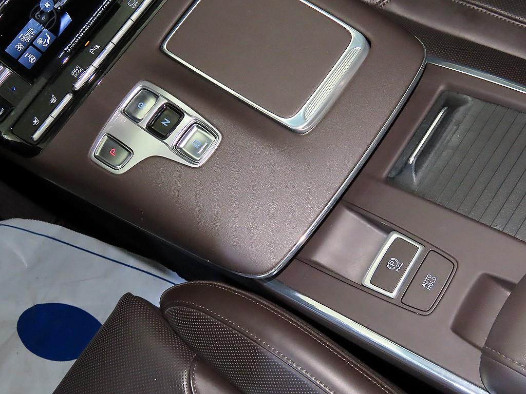 HYUNDAI Grandeur - Vista 12