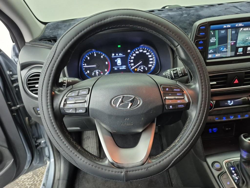 HYUNDAI Kona - Vista 9