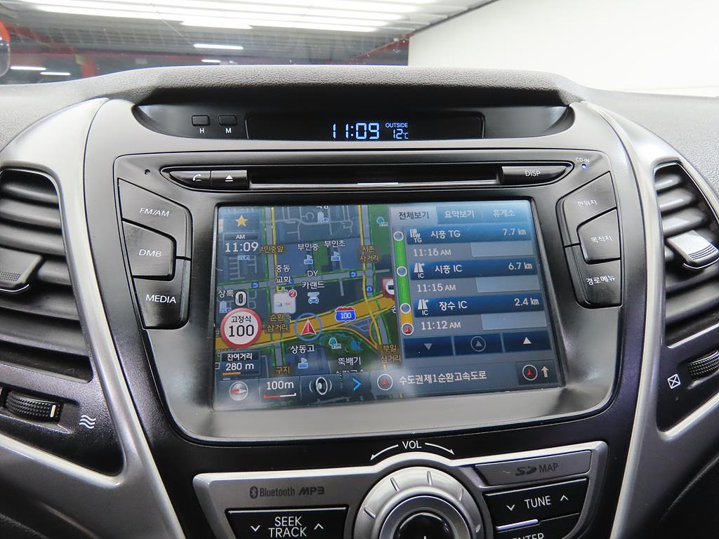 HYUNDAI Avante - Vista 11