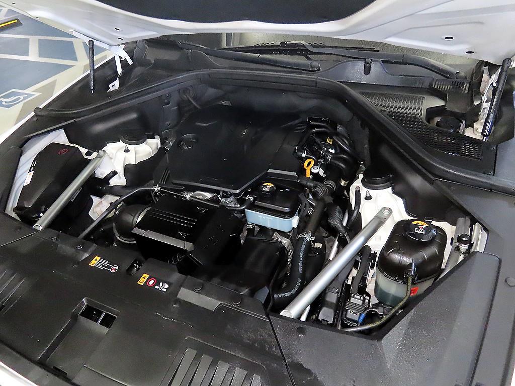 Genesis GV80 - Vista 8