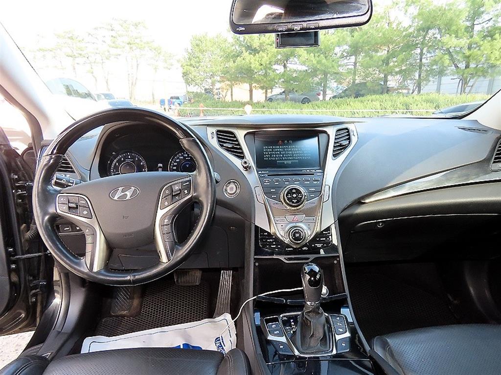 HYUNDAI Grandeur - Vista 7