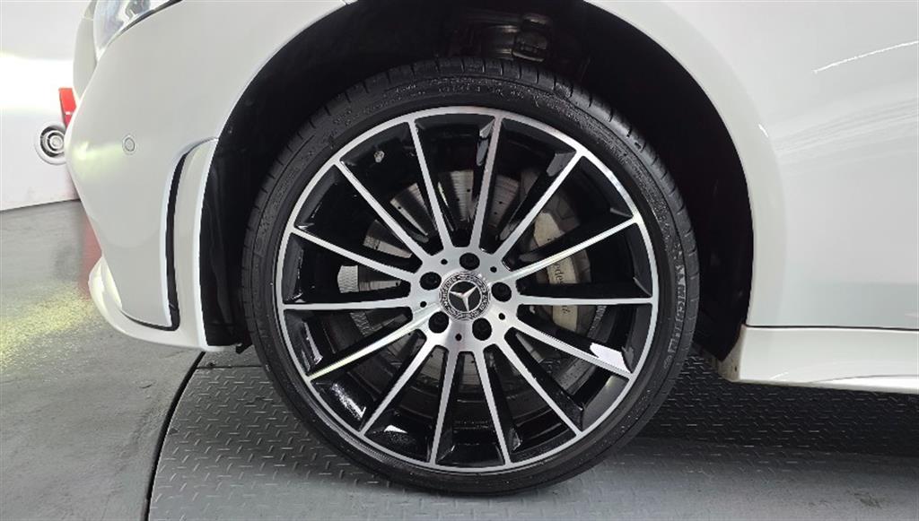 Mercedes Benz CLS Class - Vista 5