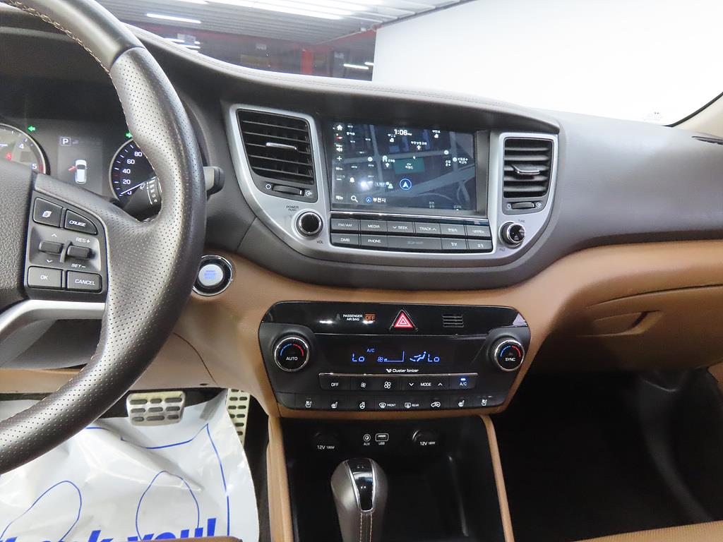 HYUNDAI Tucson - Vista 10