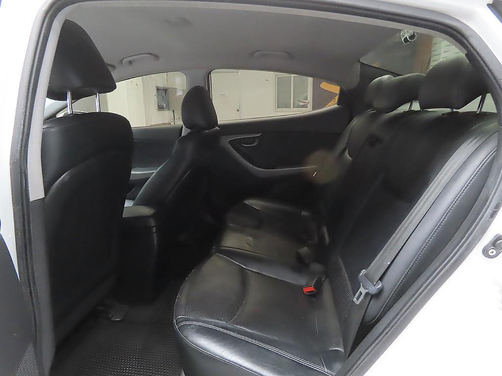 HYUNDAI Avante 2012 Blanco - Importación desde Corea - HF Imports Iquique - Foto 11