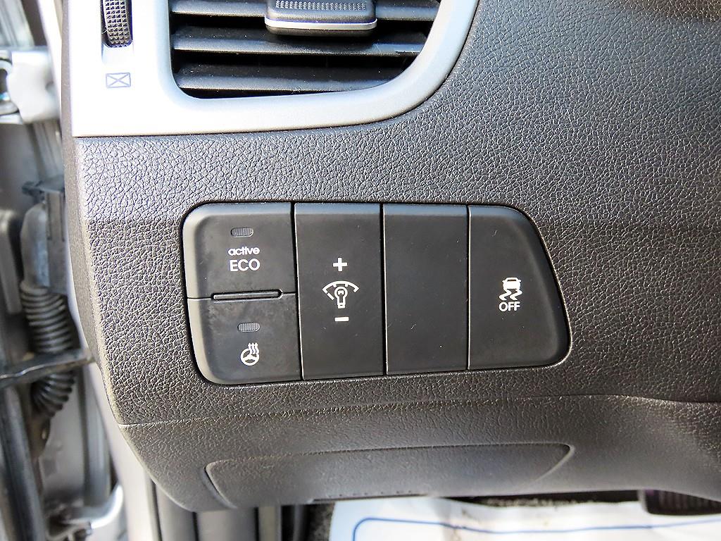 HYUNDAI Avante - Vista 12